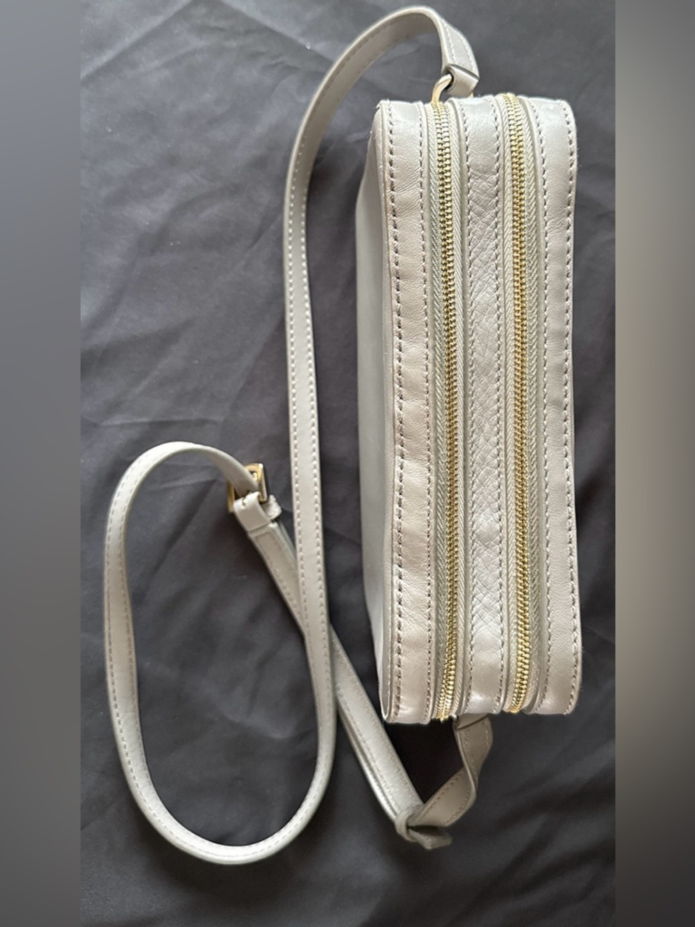 Furla camera bag that needs rehab - Picture 5 of 11
